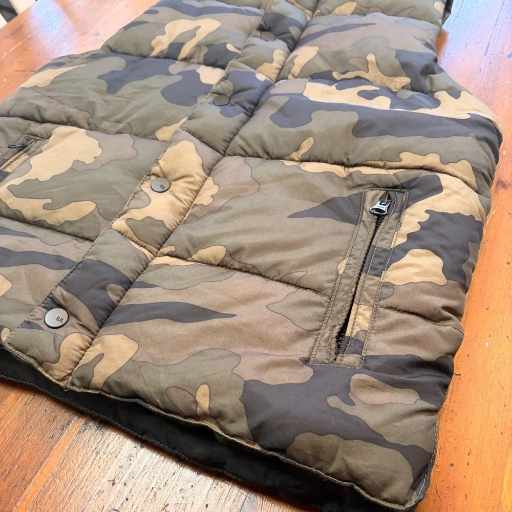 Kids Old Navy Camo Puffer Vest‎ Size Medium Padded Zip Pockets Excellent